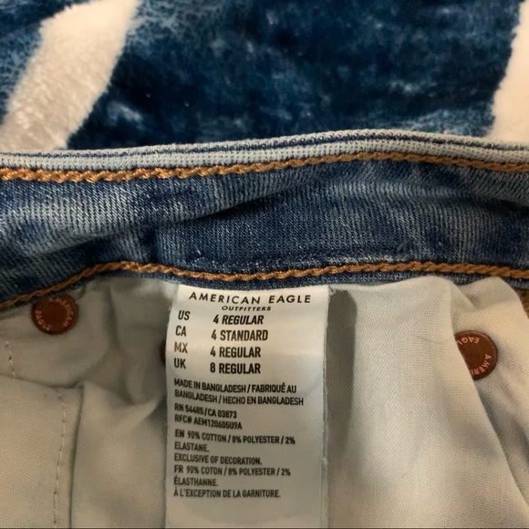 AEO🦅 Distressed Light Wash Jegging - Picture 4 of 5